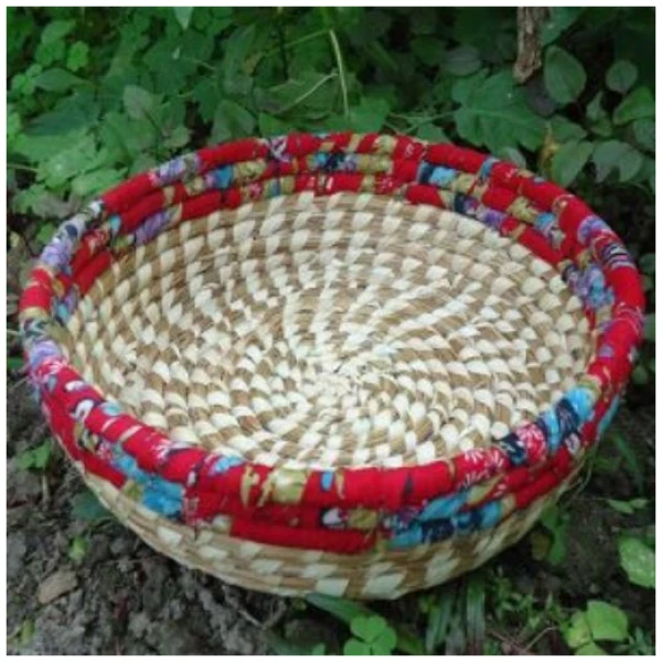 Date Palm Leaf & Grass – Round Basket With Upcycled Sari Border