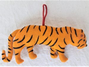 BaSE 91001c Christmas Hanging Tiger A L14xW6cm front